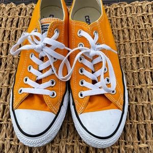 Women’s size 7.5 brilliant orange Converse sneaker